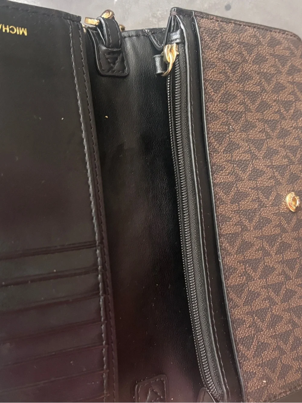 Micheal Kors purse